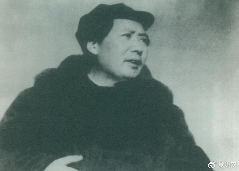 　　1949年3月23日，毛澤東率領(lǐng)中共中央機(jī)關(guān)離開(kāi)西柏坡前往北平。出發(fā)時(shí)，他對(duì)周恩來(lái)說(shuō)，今天是進(jìn)京的日子，進(jìn)京趕考去。我們決不當(dāng)李自成，我們都希望考個(gè)好成績(jī)。
